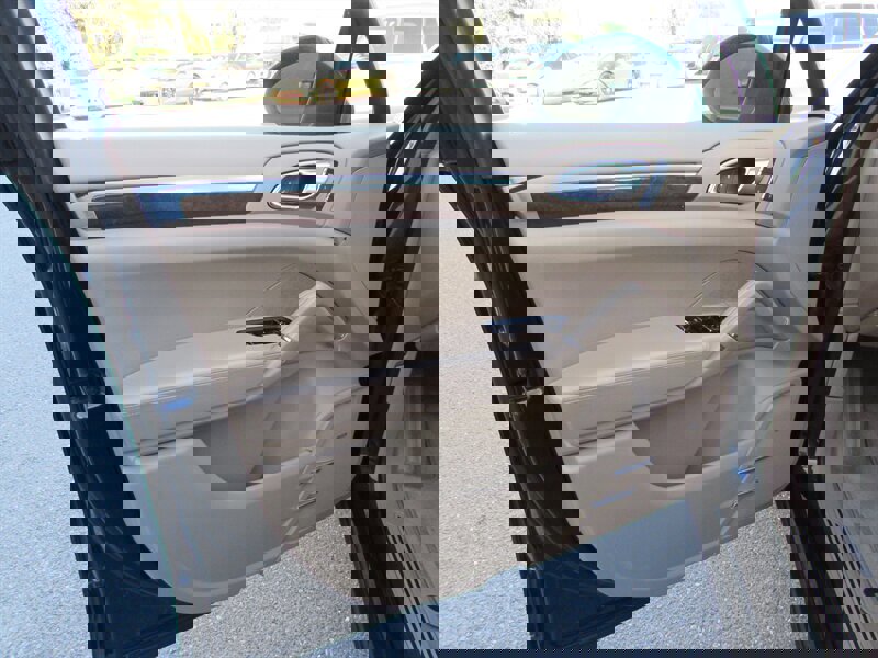 Used 2013 Porsche Cayenne image 5