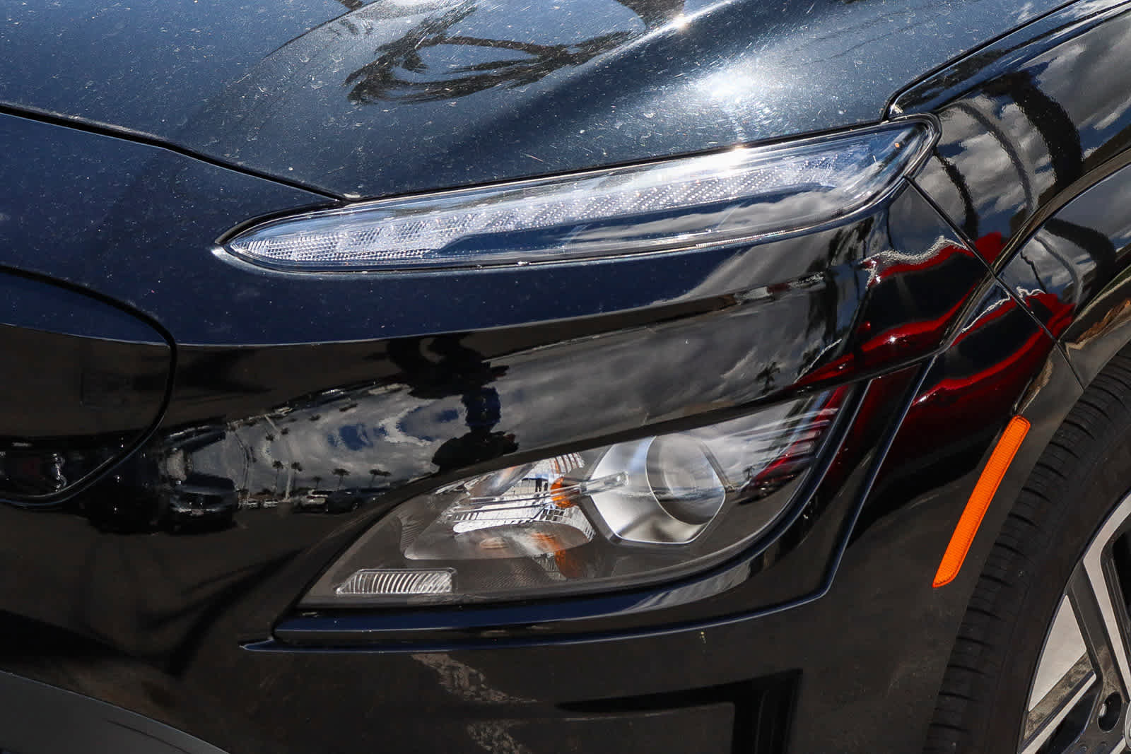 Used 2023 Hyundai Kona SE w/ Cargo Package FWD image 2