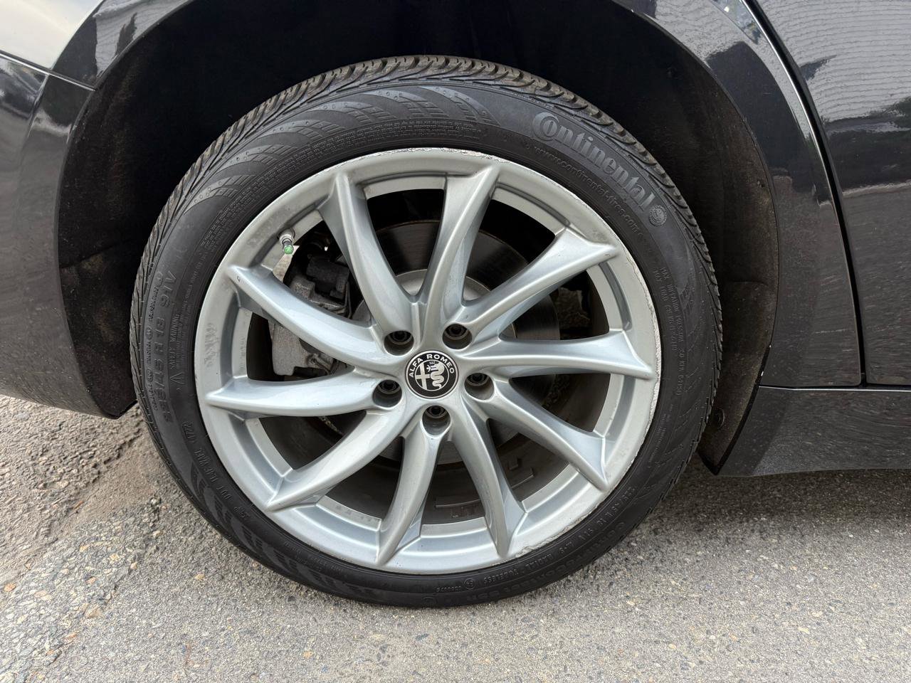 Used 2022 Alfa Romeo Giulia Ti AWD/4WD image 13