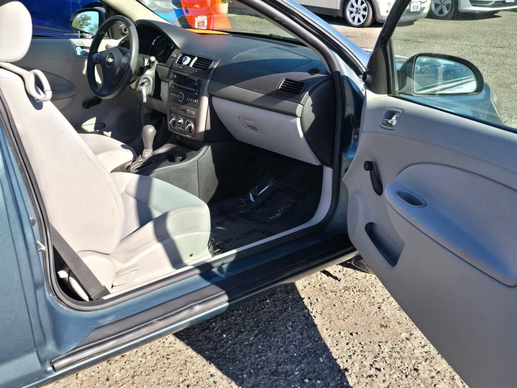 Used 2009 Chevrolet Cobalt LS FWD image 13