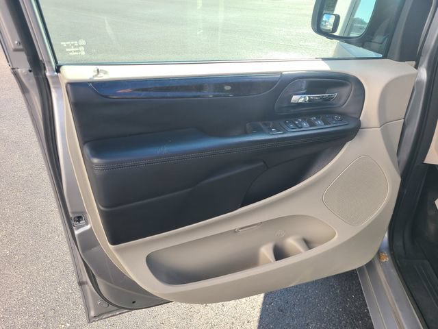Used 2019 Dodge Grand Caravan SXT FWD image 10