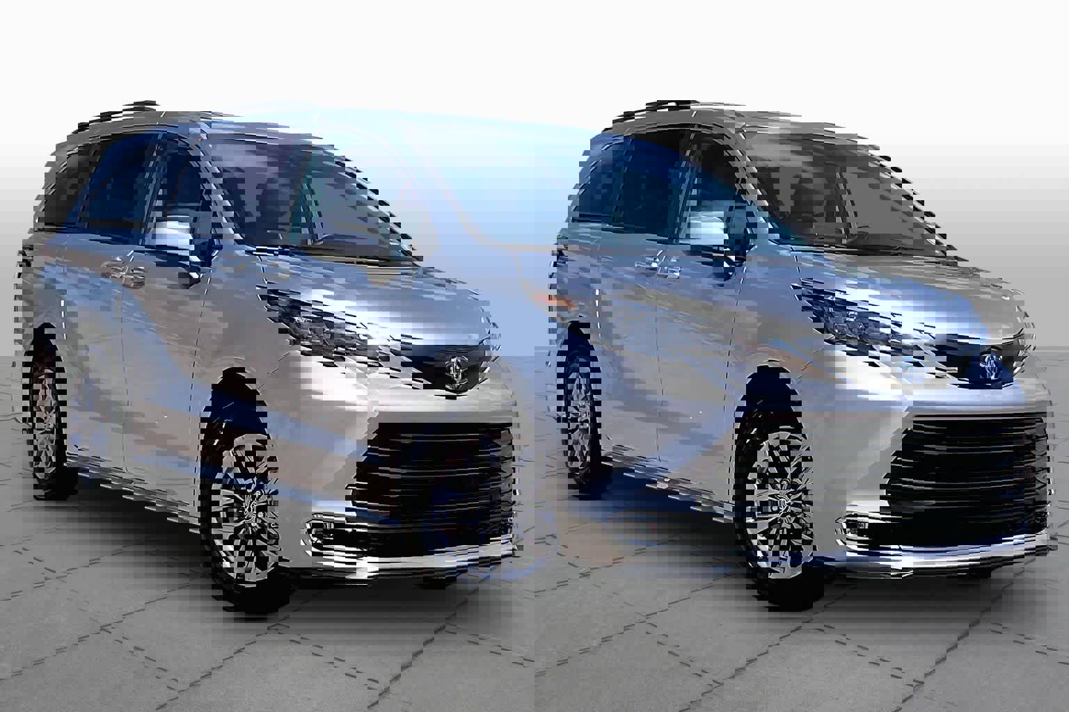 Used 2024 Toyota Sienna XLE FWD image 6