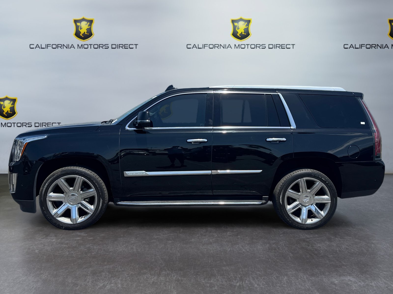 Used 2019 Cadillac Escalade Luxury AWD/4WD image 2