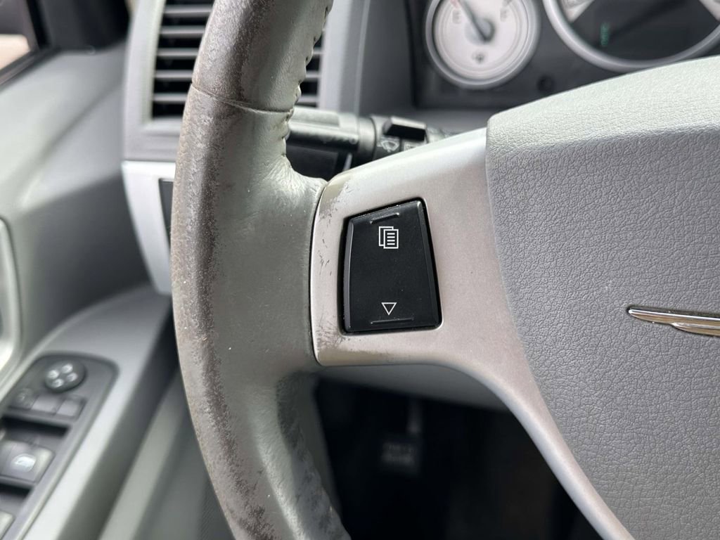 Used 2008 Chrysler Town & Country Touring image 24