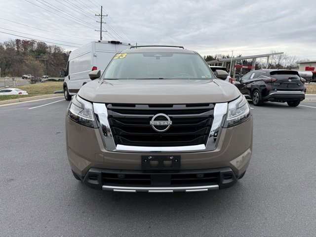 Certified 2023 Nissan Pathfinder Platinum image 3