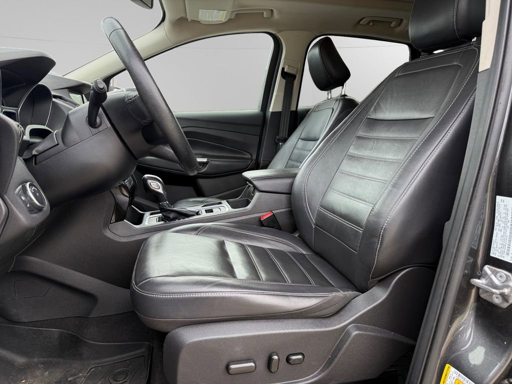 Used 2018 Ford Escape Titanium w/ Ford Safe & Smart Package AWD/4WD image 9