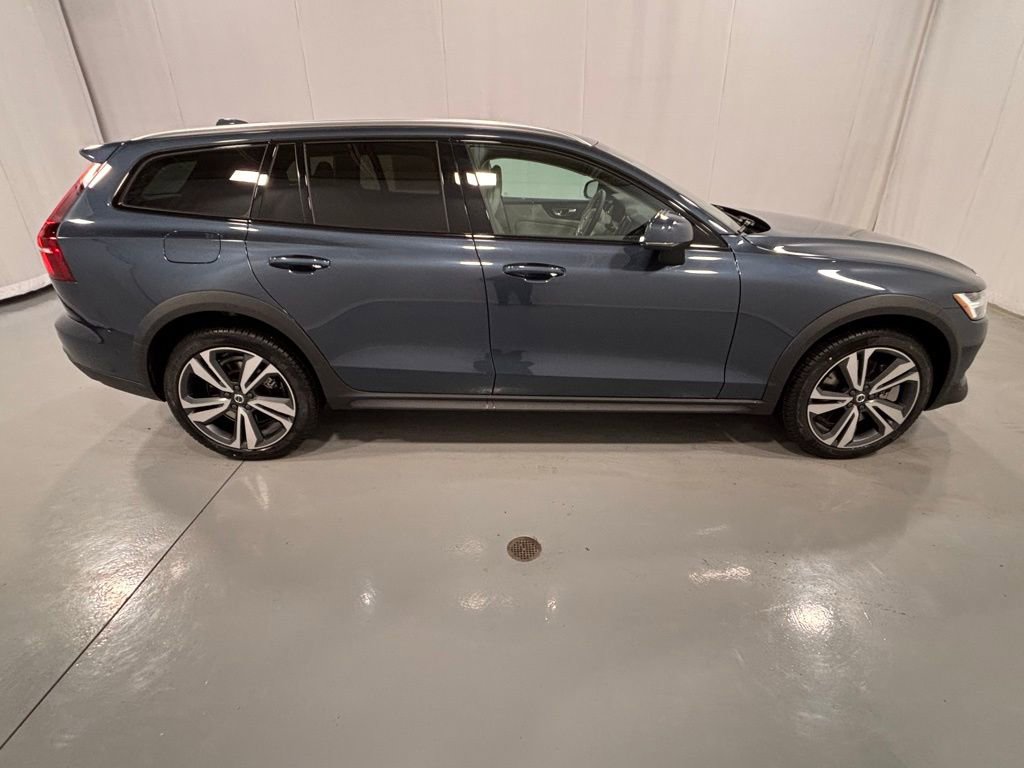 New 2026 Volvo V60 B5 Cross Country Plus w/ Protection Package Premier image 5