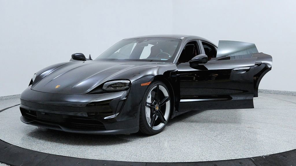 Used 2020 Porsche Taycan 4S w/ Premium Package image 9