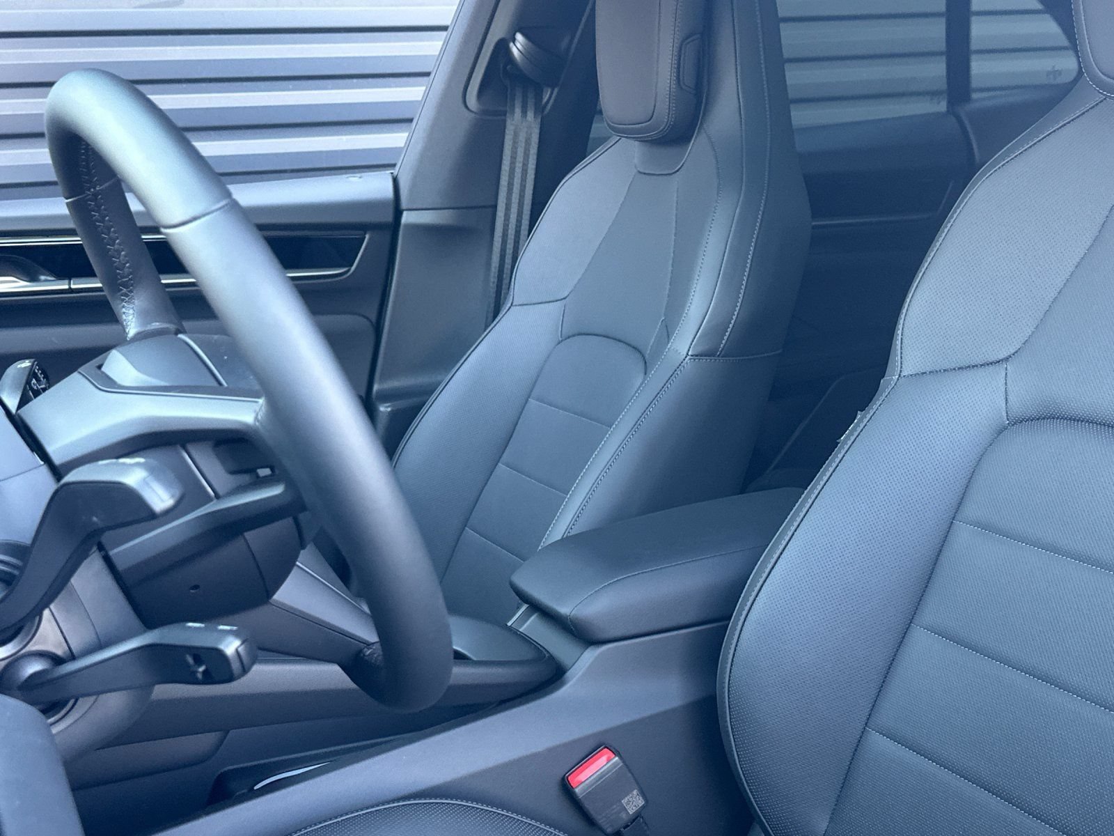 New 2026 Porsche Macan Electric RWD image 5