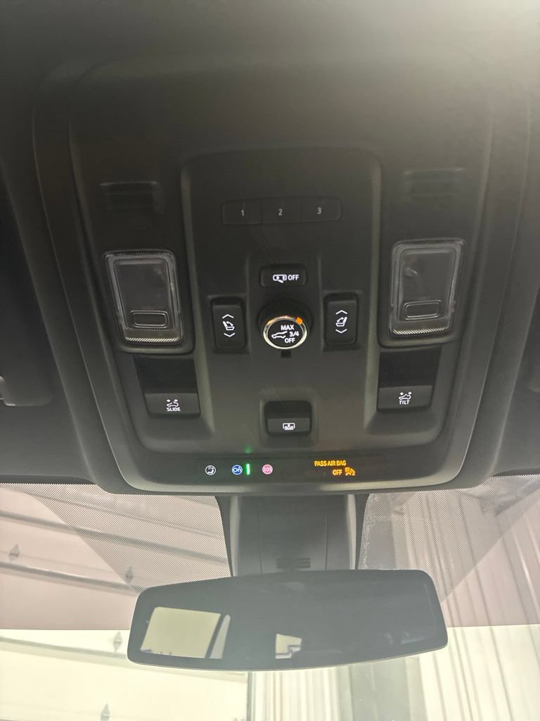 Used 2021 GMC Yukon SLT w/ SLT Premium Package AWD/4WD image 30