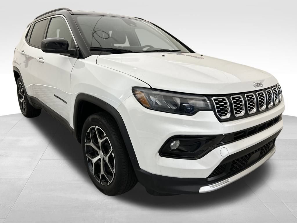 Used 2024 Jeep Compass Limited image 8