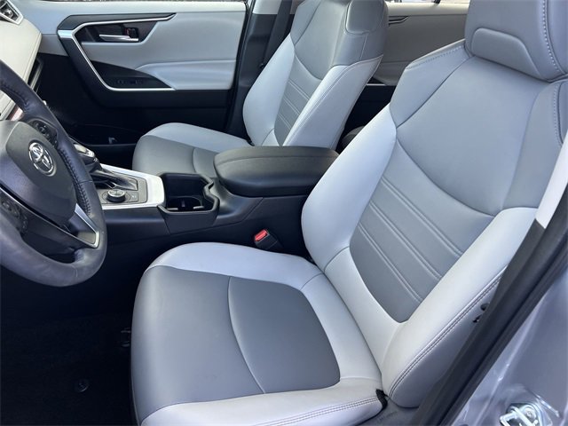 Used 2025 Toyota RAV4 XLE Premium image 27