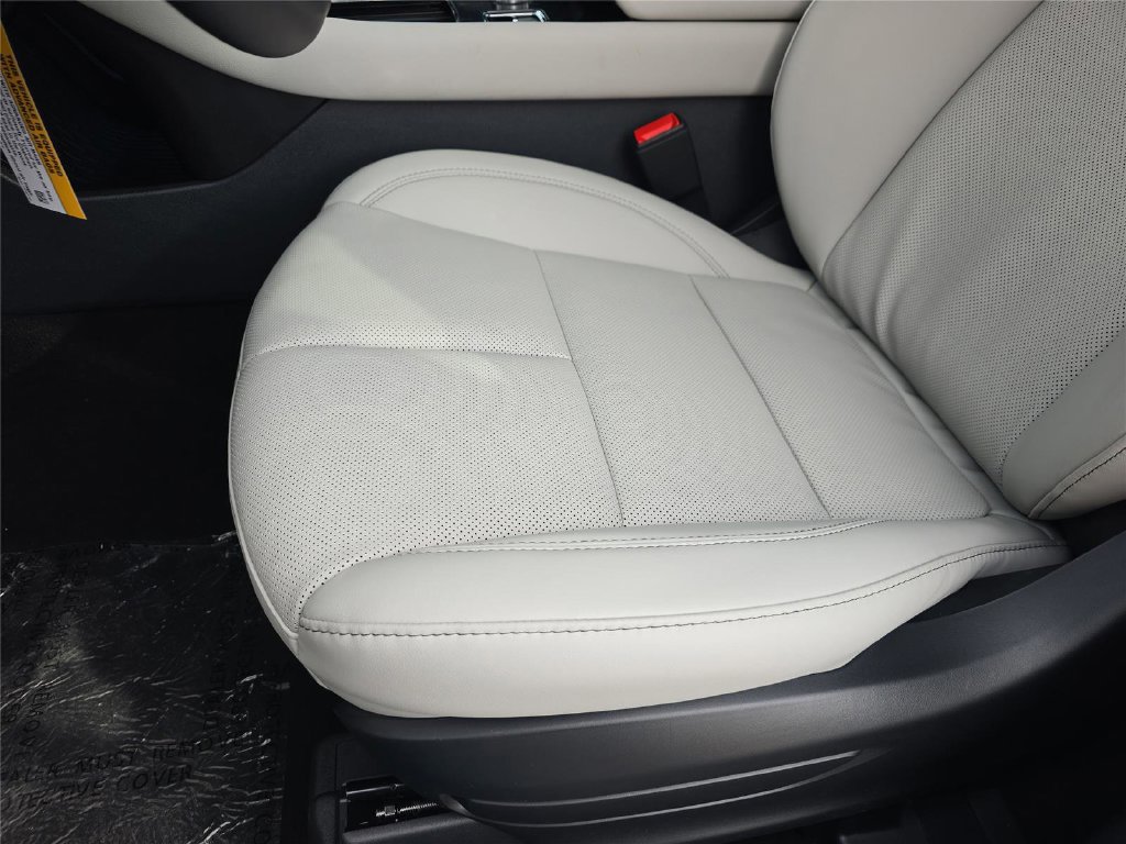 New 2026 Lincoln Aviator AWD image 16