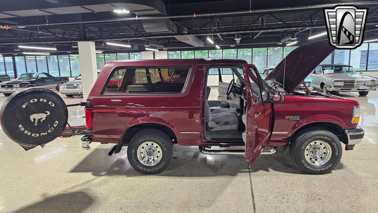 Used 1996 Ford Bronco XLT image 19