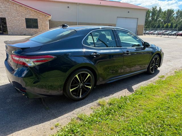 Used 2019 Toyota Camry XSE image 3