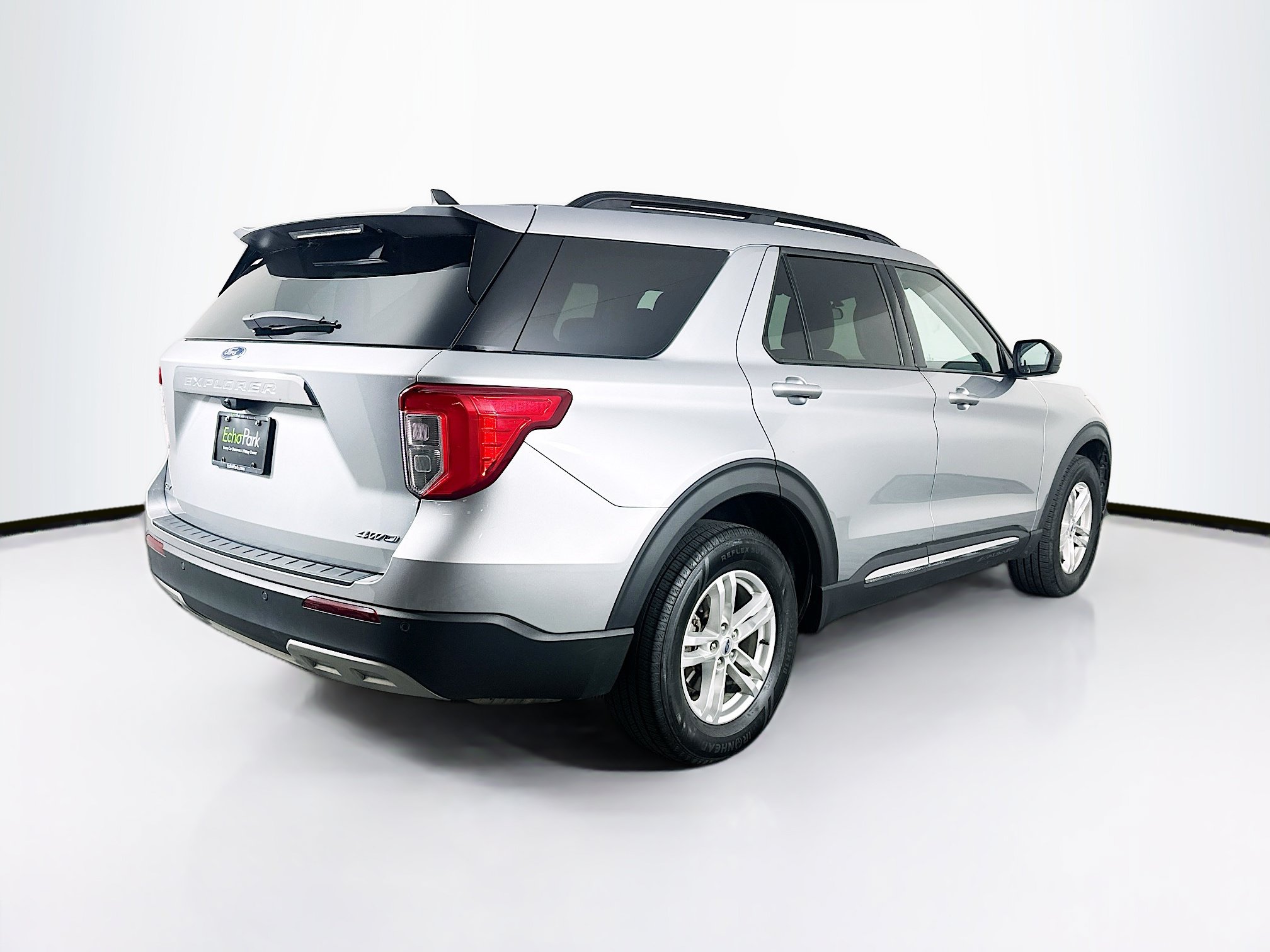 Used 2023 Ford Explorer XLT w/ Equipment Group 202A AWD/4WD image 9