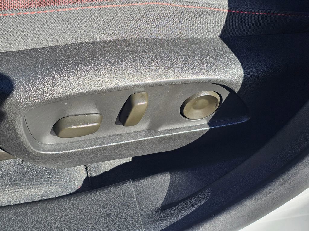 Used 2025 Chevrolet Equinox RS w/ Safety and Technology Package image 23