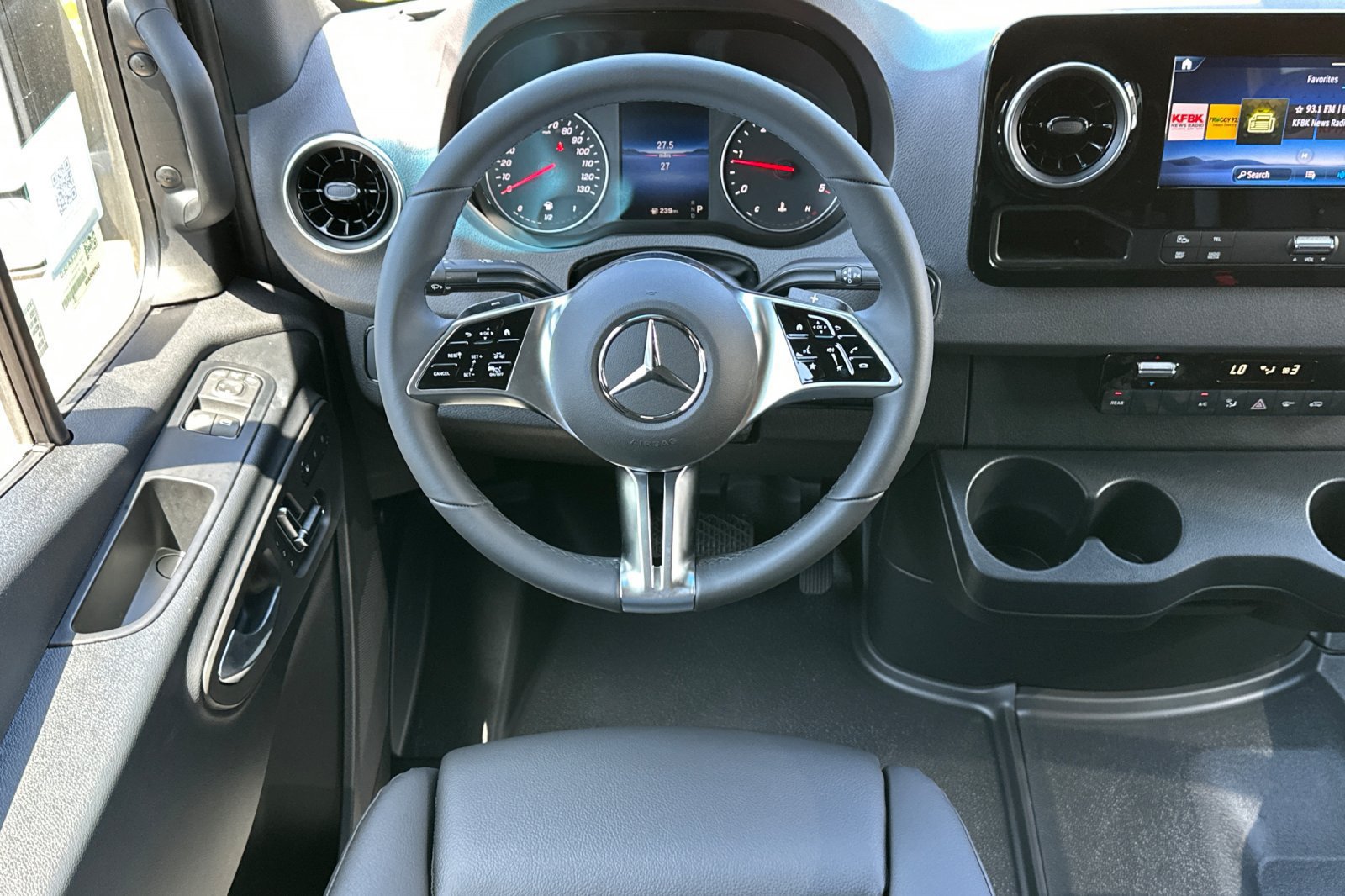 Used 2025 Mercedes-Benz Sprinter 2500 image 14