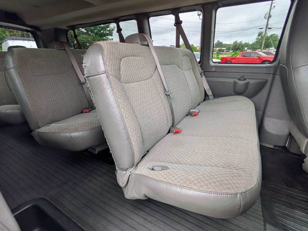 Used 2023 GMC Savana 3500 LS RWD image 12