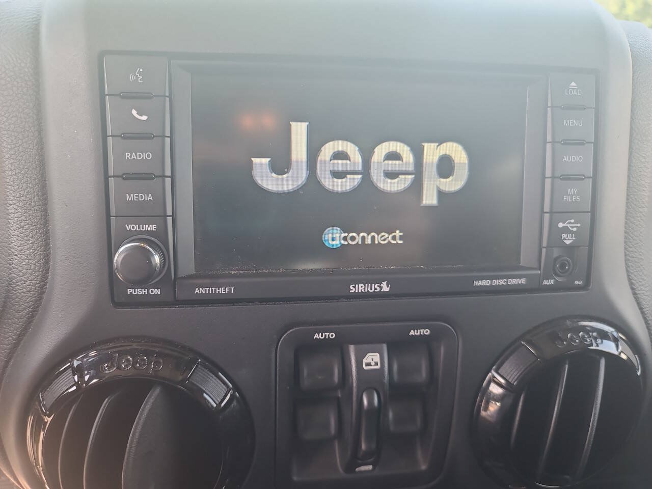 Used 2015 Jeep Wrangler Unlimited Sahara AWD/4WD image 20