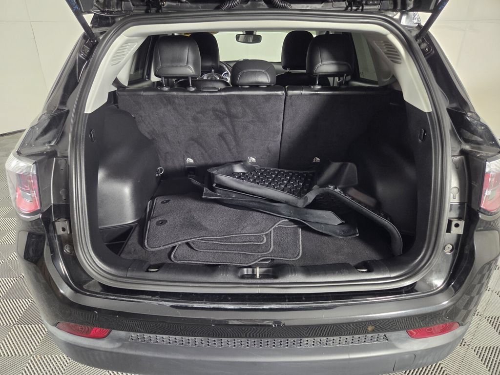 Used 2020 Jeep Compass Latitude FWD image 28