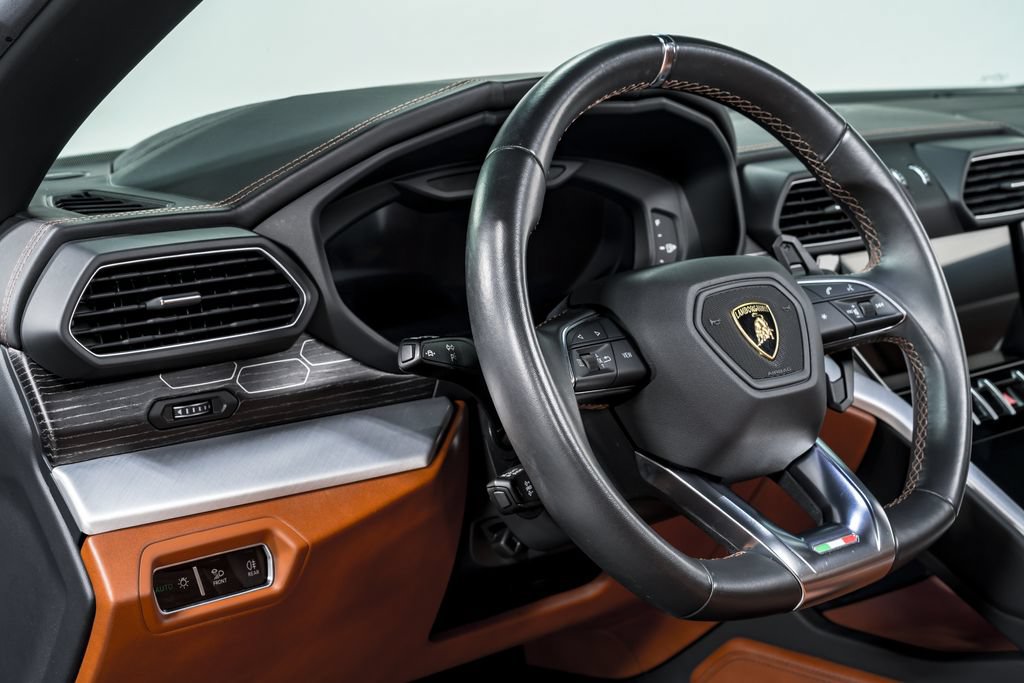 Used 2022 Lamborghini Urus AWD/4WD image 14