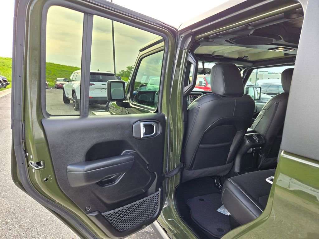 Used 2023 Jeep Gladiator Sport AWD/4WD image 29