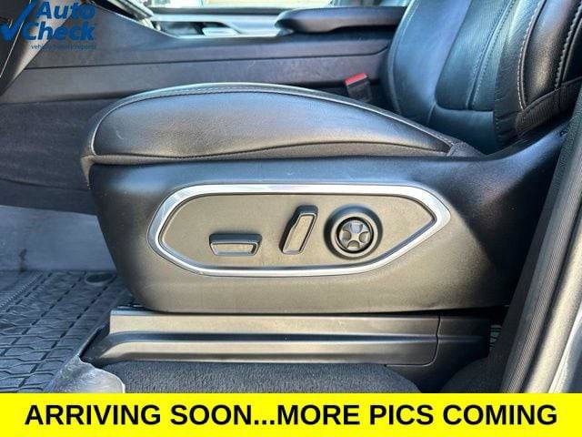 Certified 2024 Jeep Wagoneer Series II AWD/4WD image 11