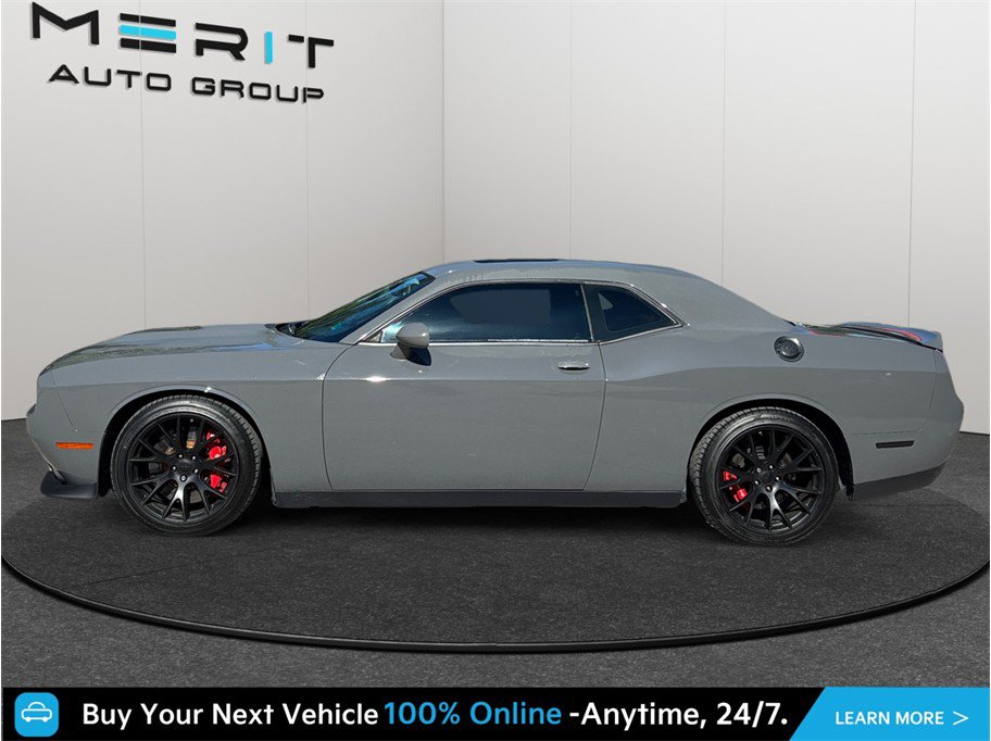 Used 2018 Dodge Challenger SRT w/ Technology Group RWD image 5