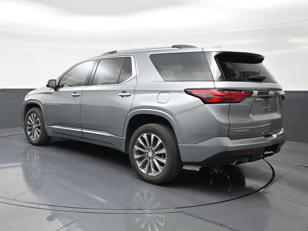 Used 2023 Chevrolet Traverse Premier FWD image 3