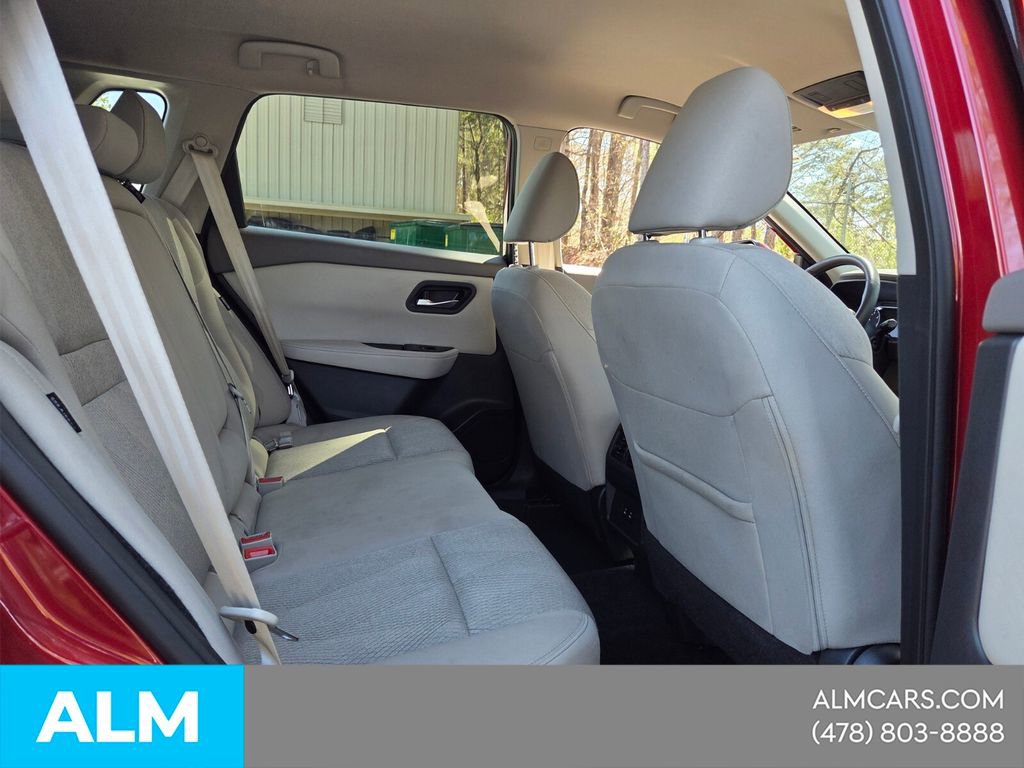 Used 2025 Nissan Rogue SV image 13