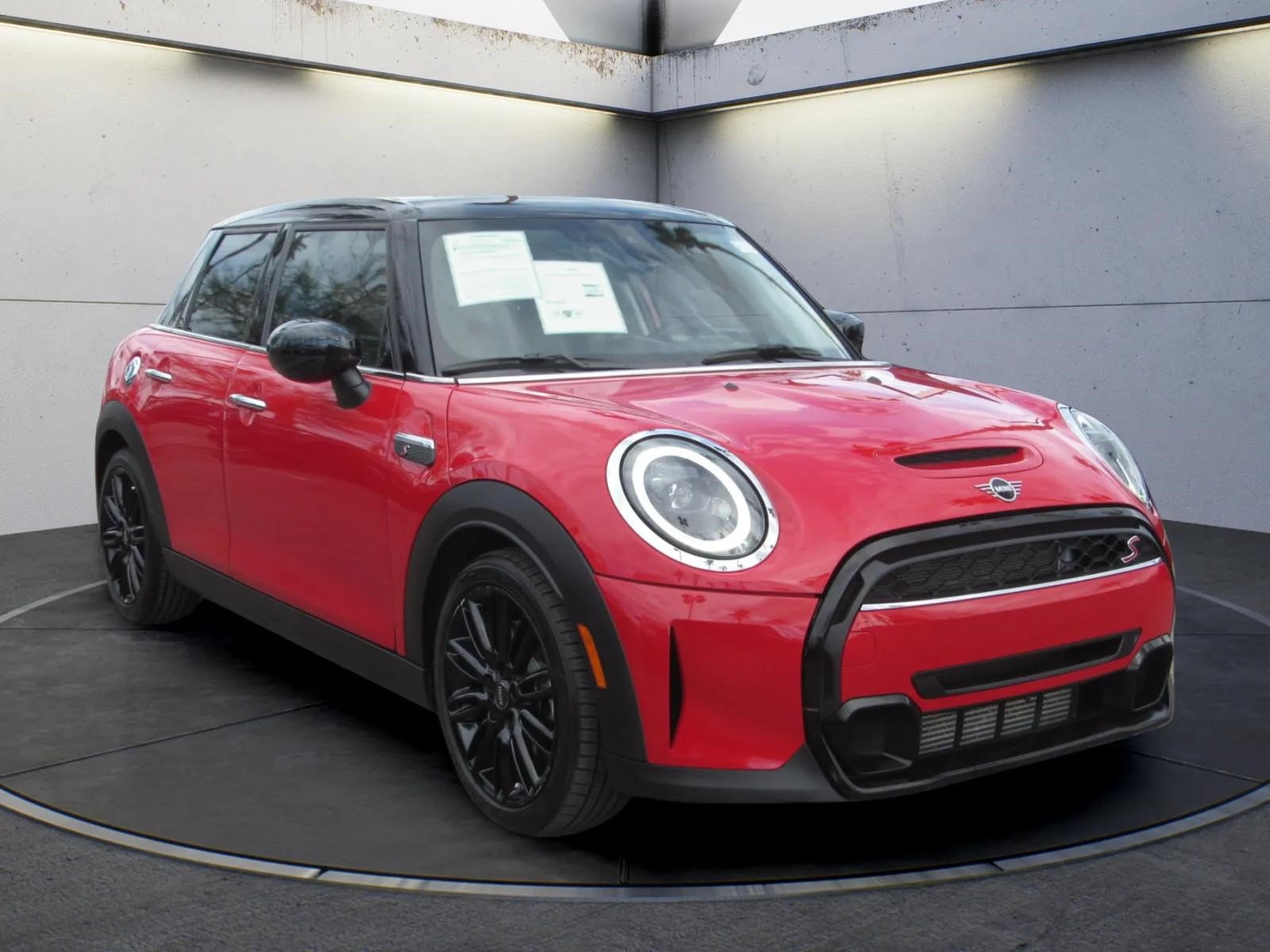 Used 2022 MINI Cooper S FWD image 2