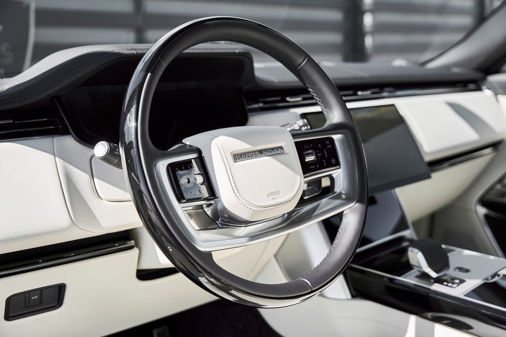 Used 2026 Land Rover Range Rover Long Wheelbase SE image 35