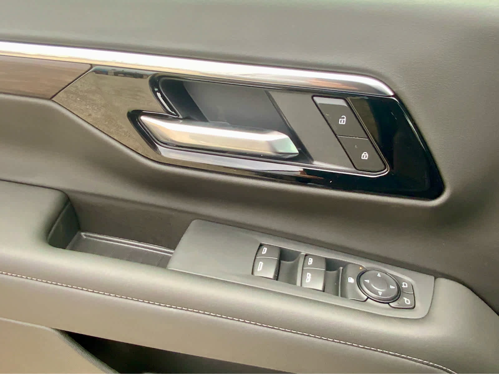 New 2026 Chevrolet Suburban LS AWD/4WD image 46