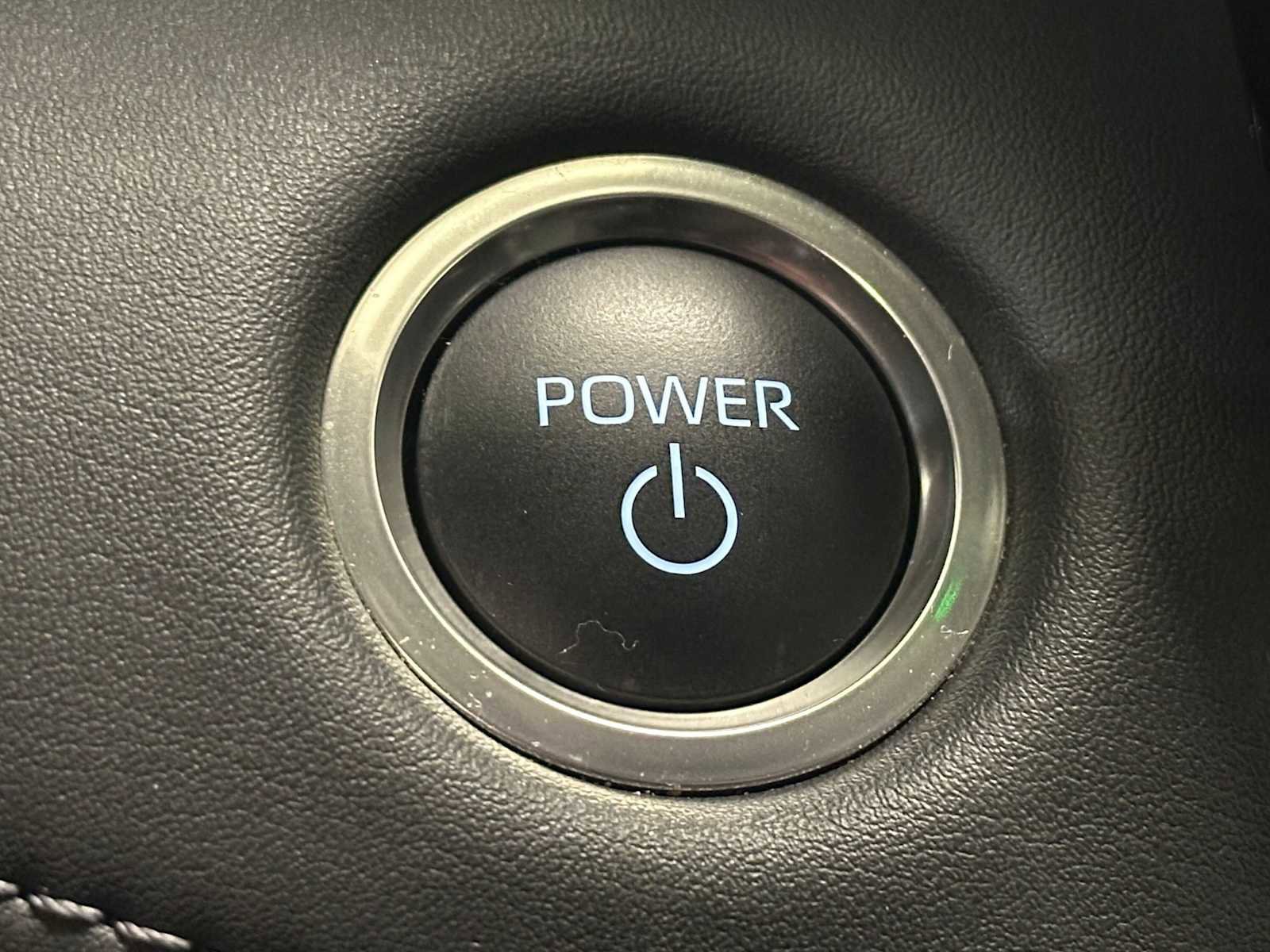 Certified 2025 Toyota Highlander XLE image 18