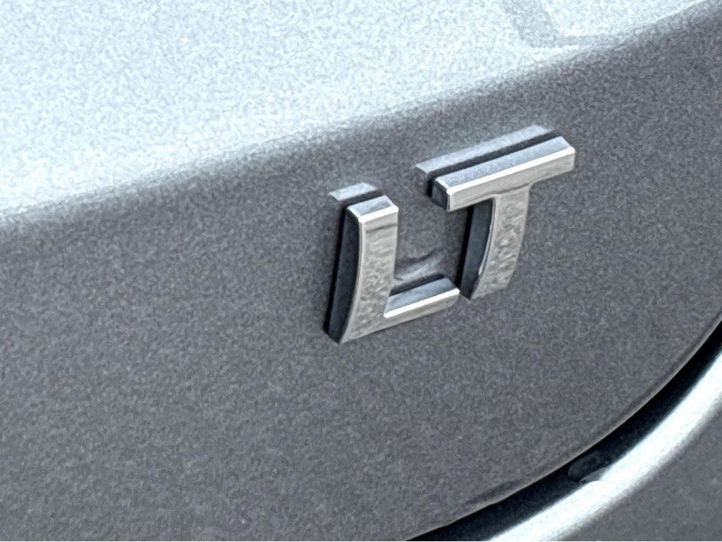Used 2025 Chevrolet Trax LT FWD image 18