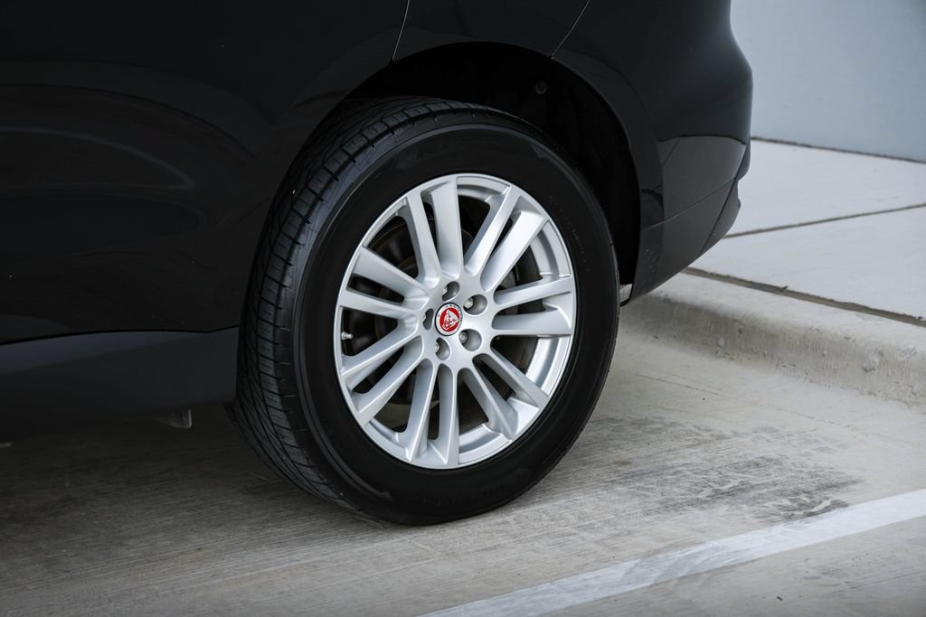 Used 2020 Jaguar F-PACE Prestige AWD/4WD image 34