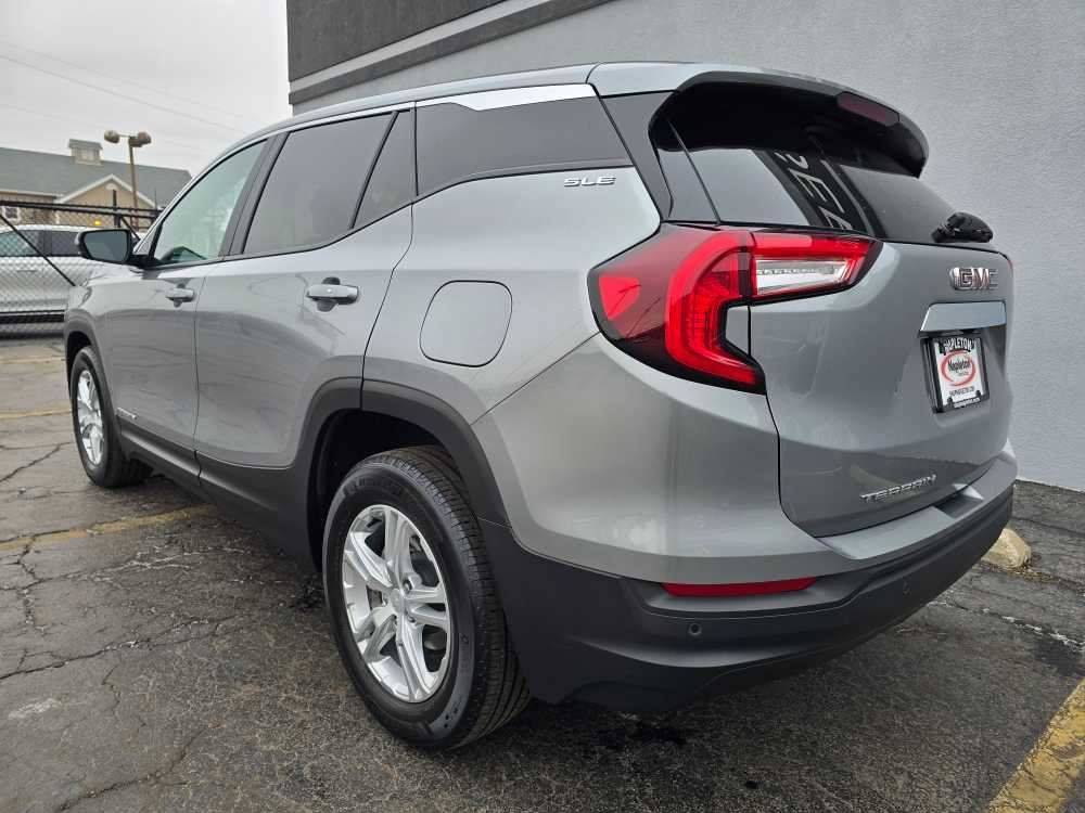 Used 2023 GMC Terrain SLE w/ LPO, Floor Liner Package image 9