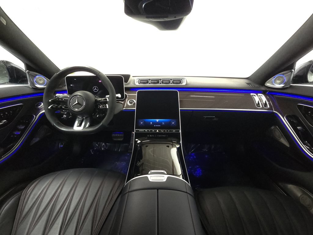 Used 2024 Mercedes-Benz S 63 AMG S w/ Carbon Fiber Exterior Package image 28