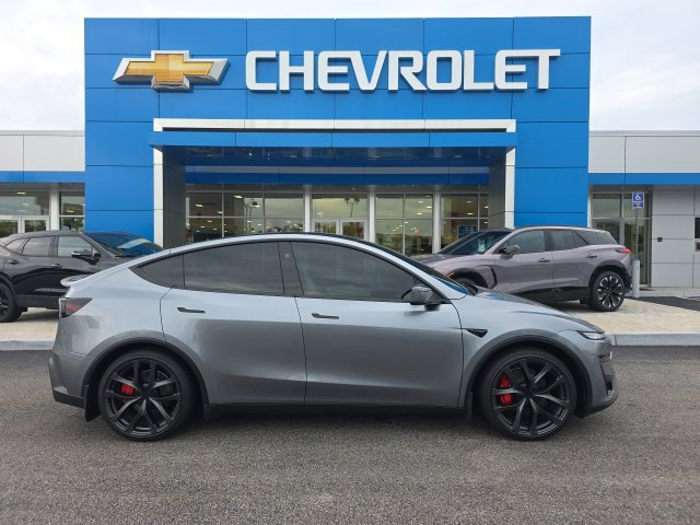 Used 2026 Tesla Model Y Performance AWD/4WD image 2