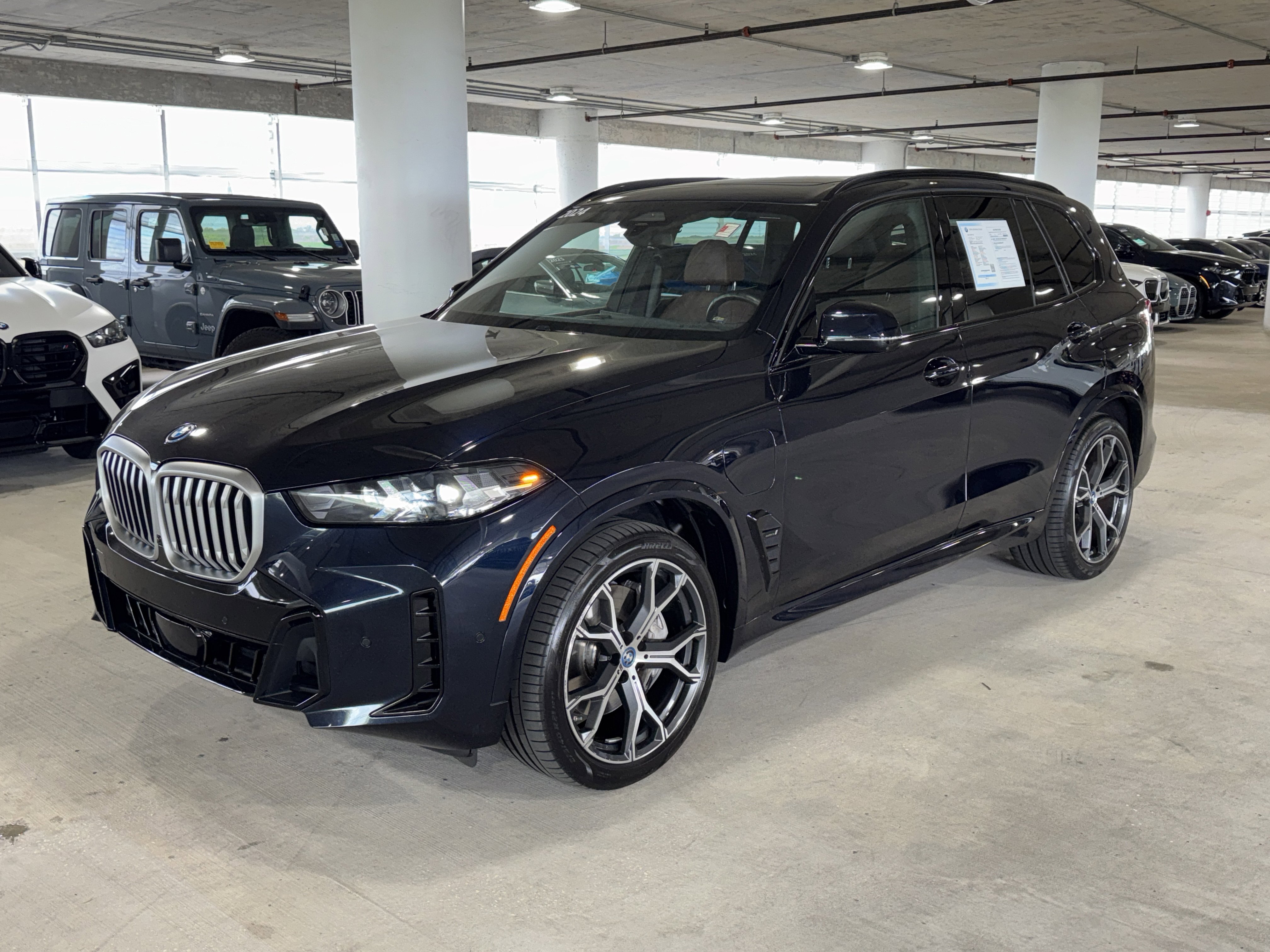 Used 2024 BMW X5 xDrive50e w/ M Sport Package AWD/4WD image 4
