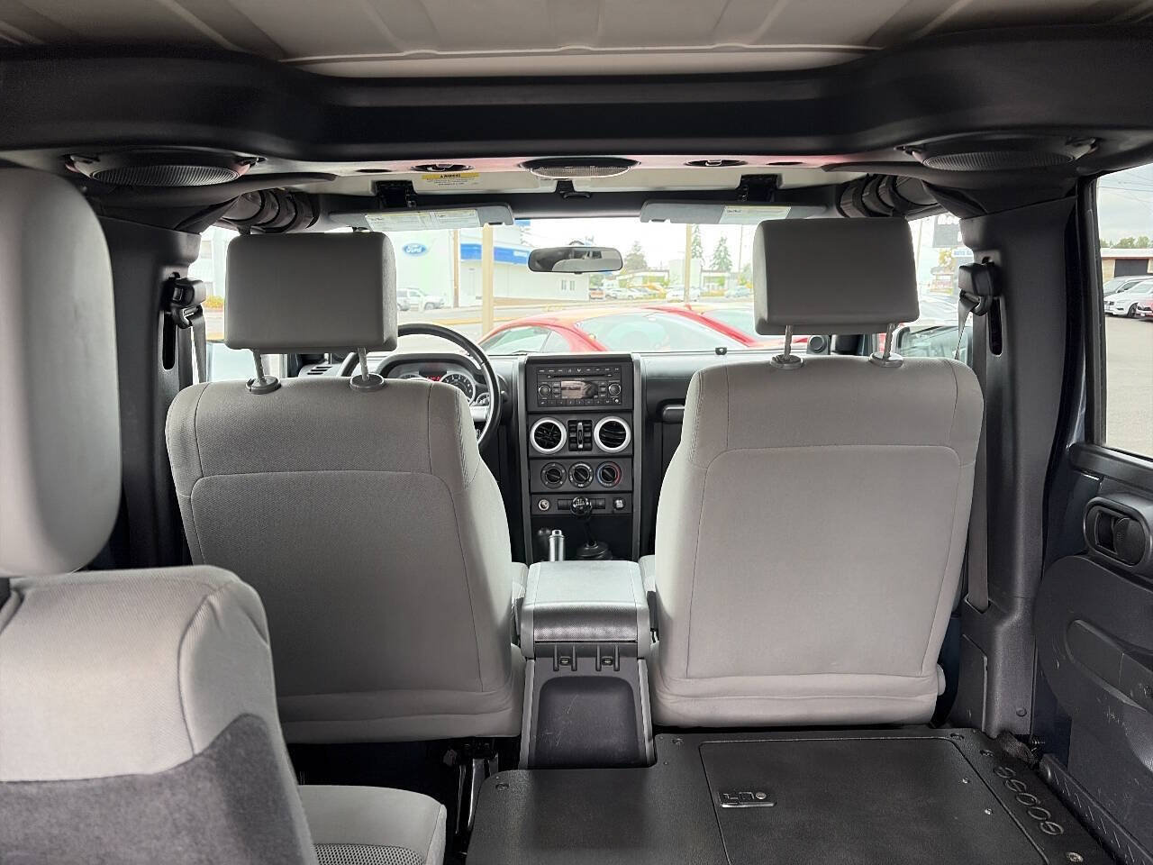 Used 2008 Jeep Wrangler Unlimited Sahara AWD/4WD image 9