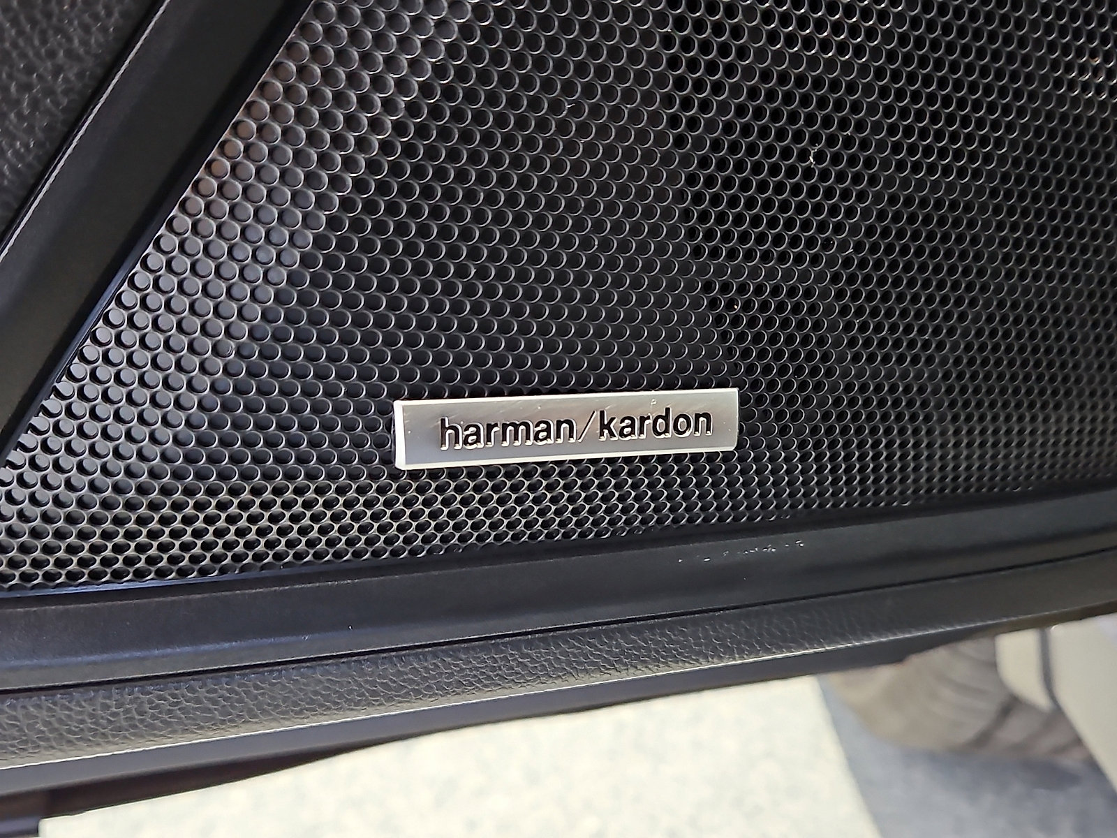 Used 2020 Subaru Outback Touring XT image 16