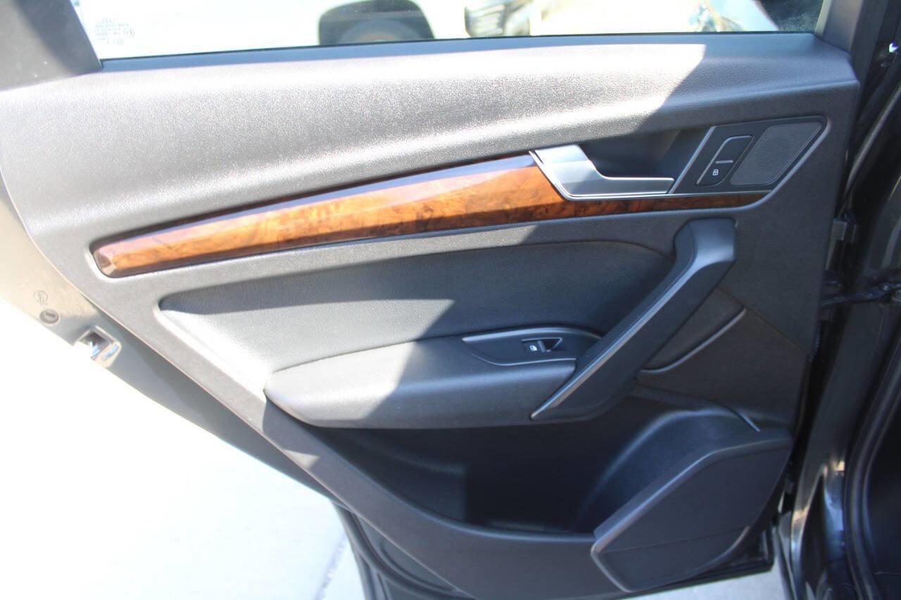 Used 2018 Audi Q5 2.0T Premium Plus w/ Premium Plus Package image 15