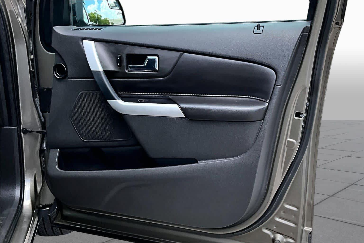 Used 2013 Ford Edge SEL FWD image 26