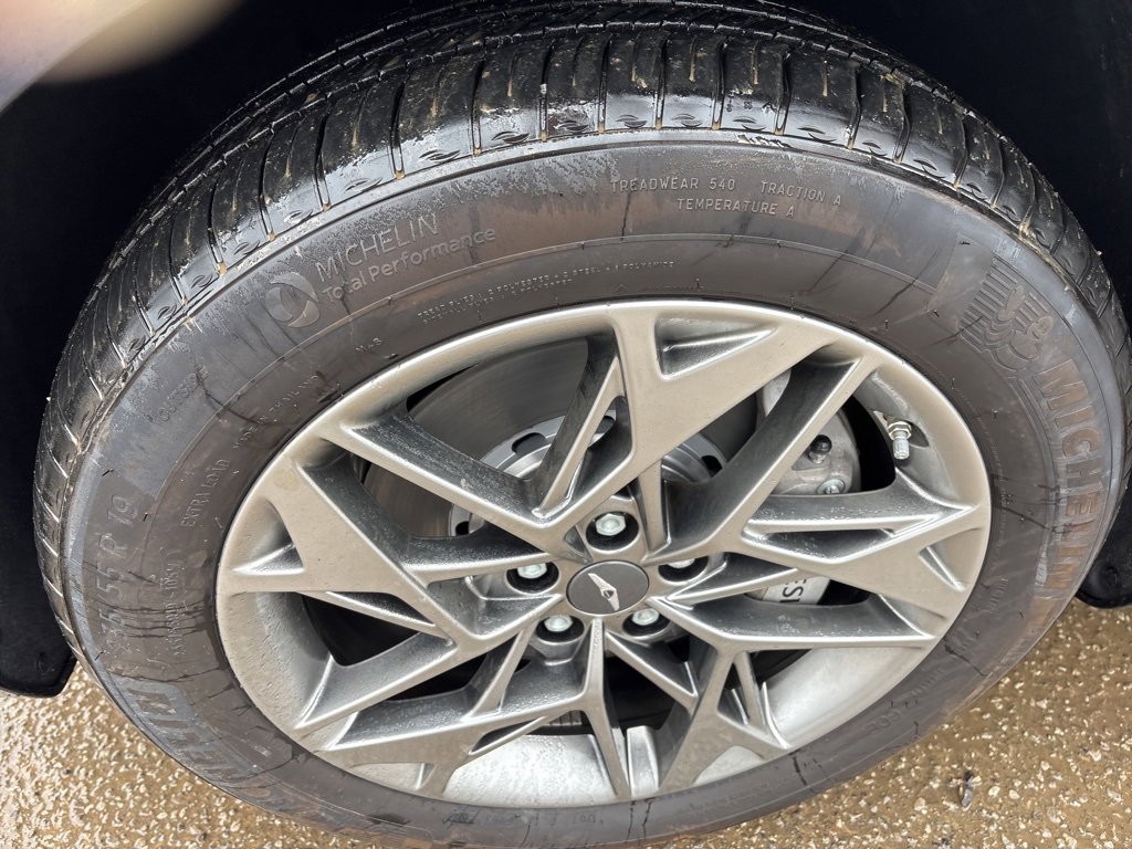 Used 2023 Genesis GV70 2.5T w/ Advanced Package image 9