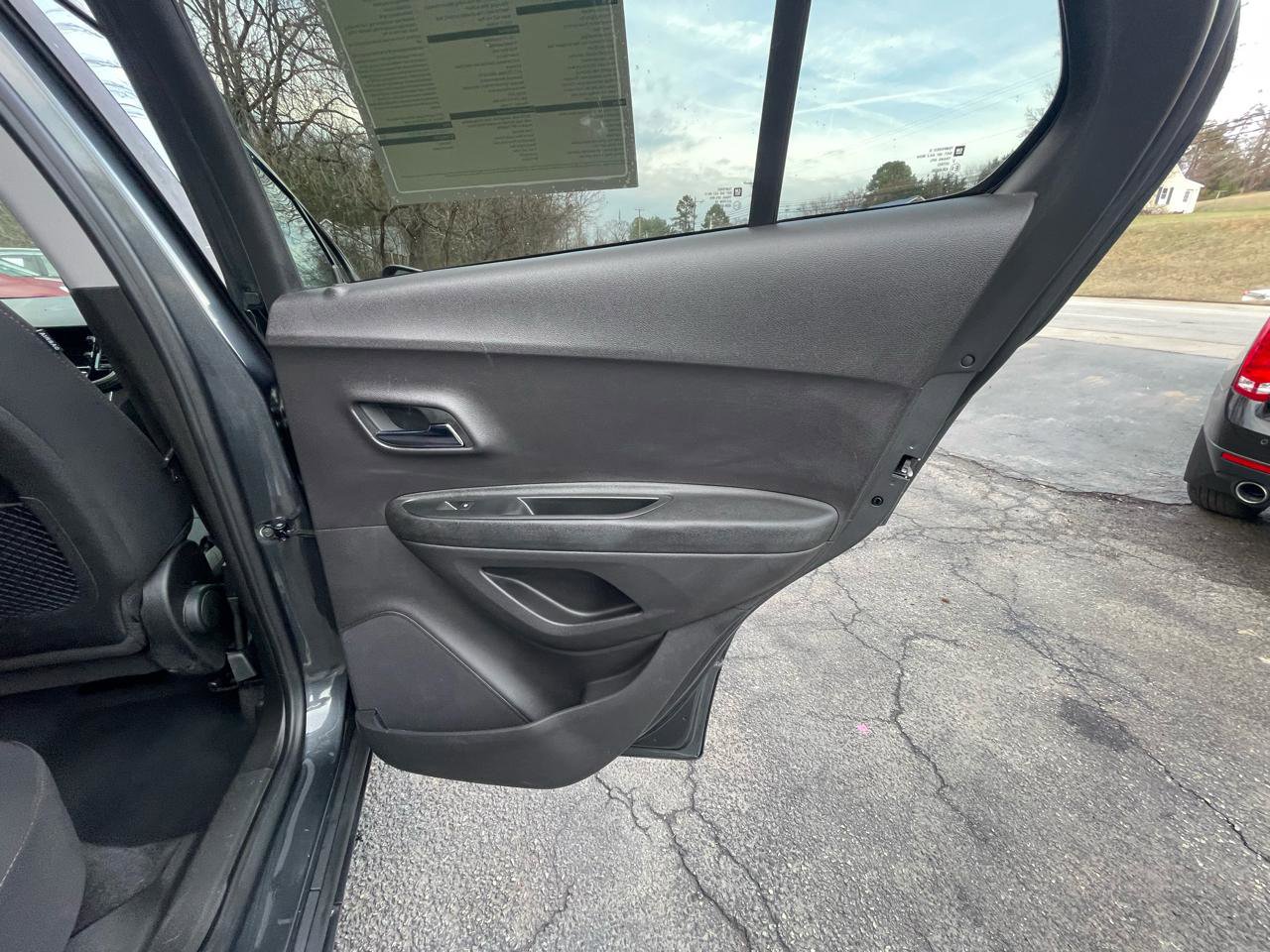 Used 2019 Chevrolet Trax LT image 23