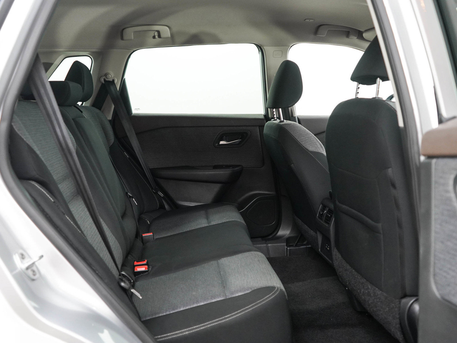Used 2023 Nissan Rogue SV AWD/4WD image 12