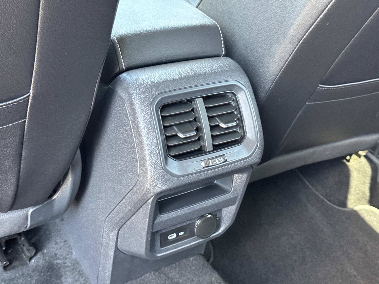 Certified 2024 Volkswagen Tiguan SE FWD image 27