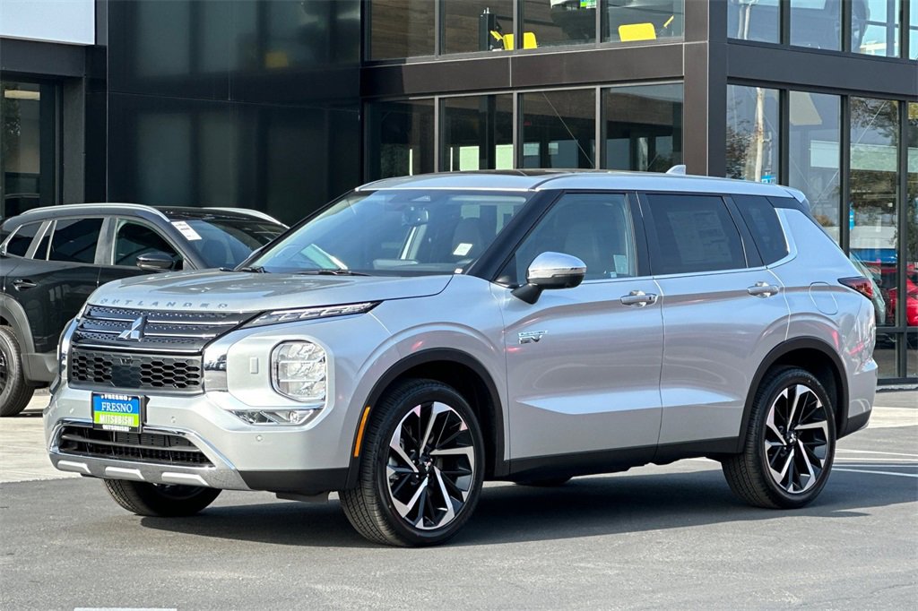 New 2025 Mitsubishi Outlander SE image 9